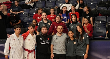 Hendek'ten Uluslararası Karate Arenasında Madalya Yağmuru