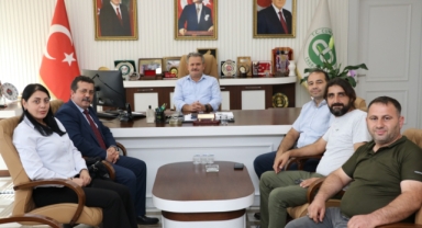 Hendek Karadenizliler Derneğinden Cumayeri Belediye Başkanına Davet Ziyareti