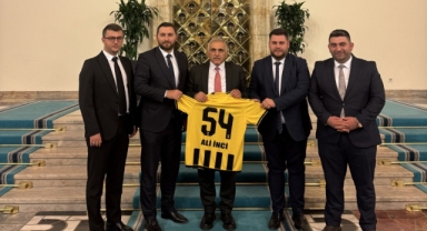 As Akyazıspor'dan Ankara Çıkarması: Gazi Meclis'te Ali İnci Ziyareti
