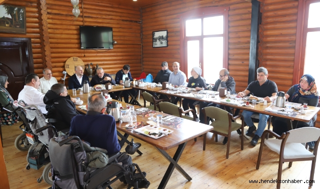 BEYAZ BASTON GÖRME ENGELLİLER FARKINDALIK GÜNÜNDE ANLAMLI BULUŞMA