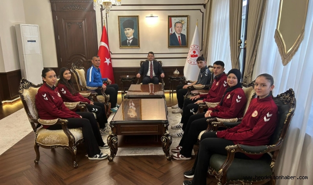 Hendek’in Karate Gururları Kaymakam Gökpınar’ı Ziyaret Etti