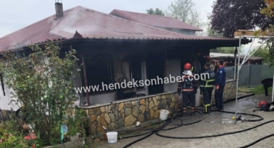 ​Hendek'te Ev Yangını: Dumanlar Bir Anda Binayı Sardı