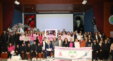 HENDEK’TE MEME KANSERİ FARKINDALIĞINA DİKKAT ÇEKEN ÖZEL KONFERANS DÜZENLENDİ