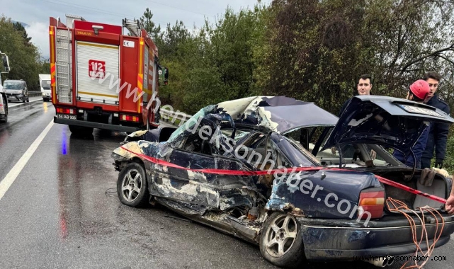 Korkunç Kaza: Otomobil Hurdaya döndü 1 Ölü, 2 Yaralı