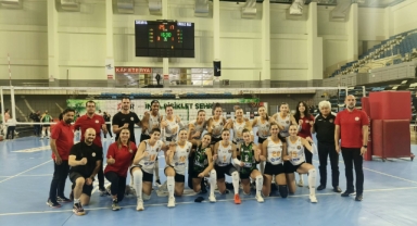 SAKARYA VOLEYBOL DURDURULAMIYOR: SULTANLAR 4'TE 4 YAPTI!