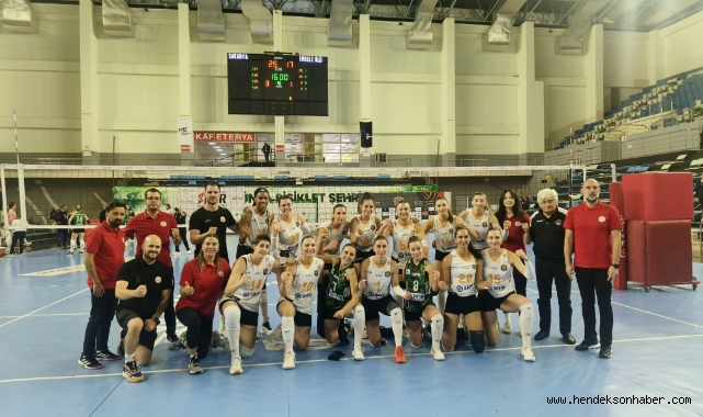 SAKARYA VOLEYBOL DURDURULAMIYOR: SULTANLAR 4'TE 4 YAPTI!