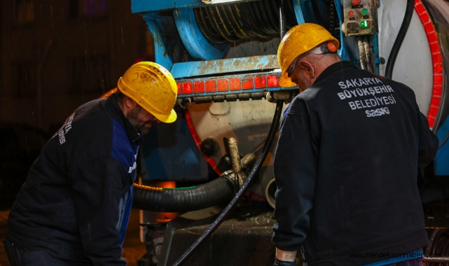 SASKİ, kuvvetli yağışa karşı tüm imkanları ile sabaha kadar sahadaydı