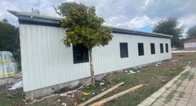 Yeşilyurt'ta Okul Bahçesindeki Çelik Konstrüksiyon Yapıya Sert Tepki