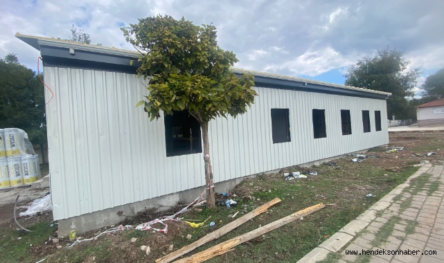 Yeşilyurt'ta Okul Bahçesindeki Çelik Konstrüksiyon Yapıya Sert Tepki