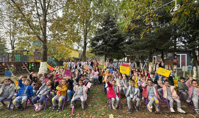 ​20 Kasım Coşkusu: Sürpriz Kreş ve Sağlık Müdürlüğü'nden Anlamlı İş Birliği.