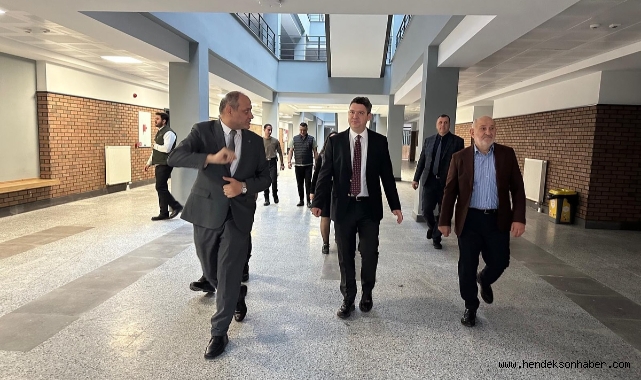 BAŞKAN PÜSKÜLLÜ: “HENDEK’İN HER ALANDA GELİŞİMİ İÇİN SAHADAYIZ”