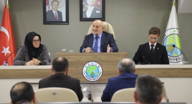 Başkan Püsküllü  Kavga Ederek Değil, Uzlaşıyla Hendek'in Hakkını Savunacağız