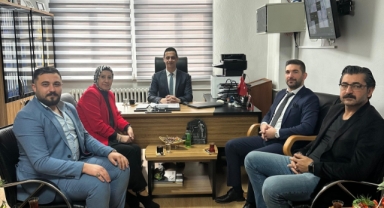 HENDEK ANAHTAR PARTİ İLÇE YÖNETİMİNDEN ÖĞRETMENLER GÜNÜ ZİYARETLERİ