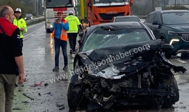 Hendek  D-100'de Korkutan zincirleme  Kaza, 2 Yaralı!