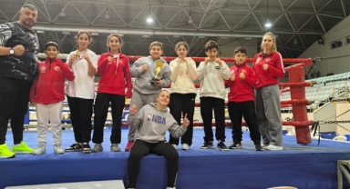 Hendek Şampiyonlar Fight'ın Minik ve Yıldızları Madalyalara Ambargo Koydu!