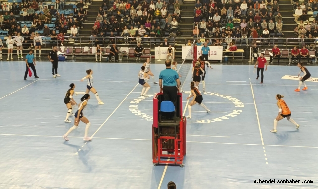 ​KRALİÇELER 10'DA 10! Zirvede Fark Açıldı: Süper Lig Yolunda Dev Adım.