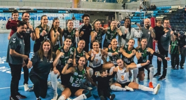 SAKARYA VOLEYBOL ZİRVEYİ ELE GEÇİRDİ! NAMAĞLUP TEK TAKIM!