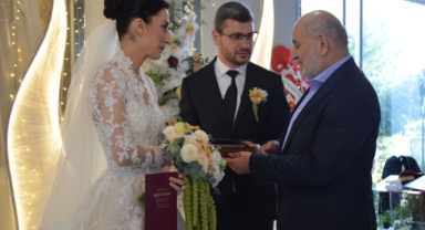 Siyasetin Kalbi ENG Garden'da Attı: Ömer İbrahimbaş ve Hande Gül Yılmaz'ın Mutluluk Yürüyüşü
