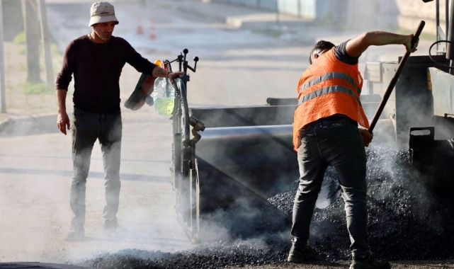 Yenimahalle'ye Sıcak Asfalt Dokunuşu: Başkan Püsküllü Çalışmaları İnceledi