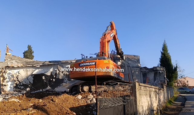 BİR DEVİR DAHA KAPANDI: HATIRALAR YIKIM SESLERİNE KARIŞTI!