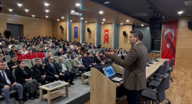 ​Hendek MYO'da Kariyer Zirvesi Kapsamında Önemli Program Düzenlendi