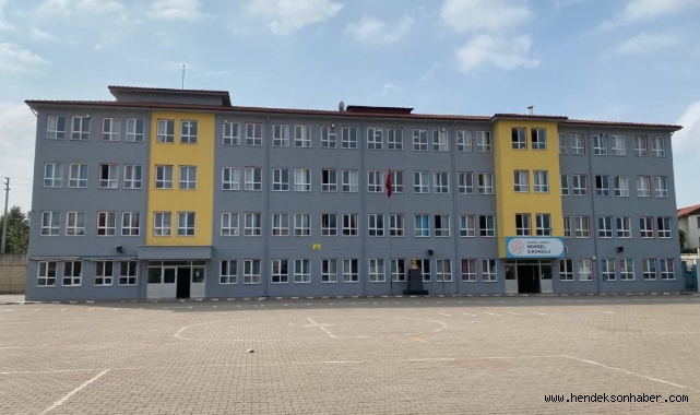 Hendek Noksel İlkokulu'nda Kızılay'la Büyük Dayanışma