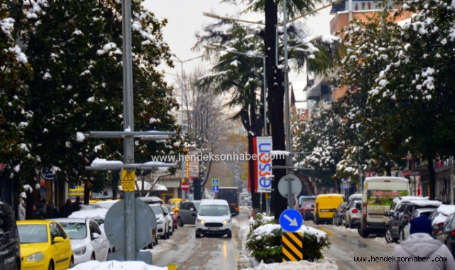 ​Hendek'te Eğitime Kar Engeli: 17 Mahallede Okullar Tatil Edildi