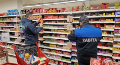 HENDEK’TE ZABITA EKİPLERİNDEN ZİNCİR MARKETLERE SIKI DENETİM