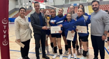 VOLEYBOLDA ZAFERİN ADI: ATİKEHANIM!