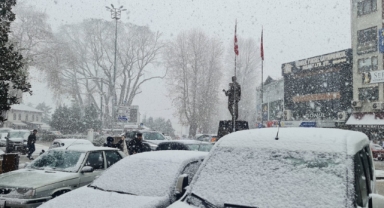 YENİ GELİŞME ​TAŞIMALI EĞİTİME VE İKİ OKULA  DAHA KAR TATİLİ 