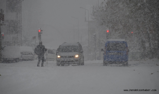 Hendek  Buz Kesti, Okullar Tatil Edildi!