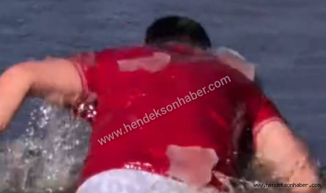 ​Hendek’in "Buz Adamı": Kar Kış Demedi, Kendini Gölete Attı!