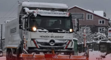 HENDEK’TE KAR MESAİSİ: EKİPLER TEYAKKUZDA!