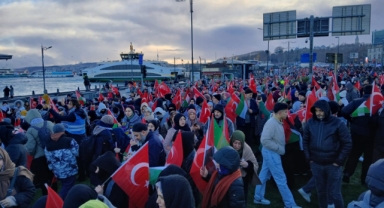 SAKARYA’DAN 109 OTOBÜSLE GALATA’YA: FİLİSTİN’E DESTEK YÜRÜYÜŞÜNE YOĞUN KATILIM