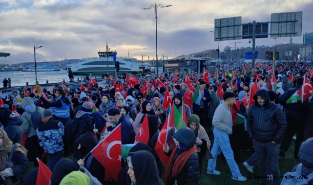SAKARYA’DAN 109 OTOBÜSLE GALATA’YA: FİLİSTİN’E DESTEK YÜRÜYÜŞÜNE YOĞUN KATILIM