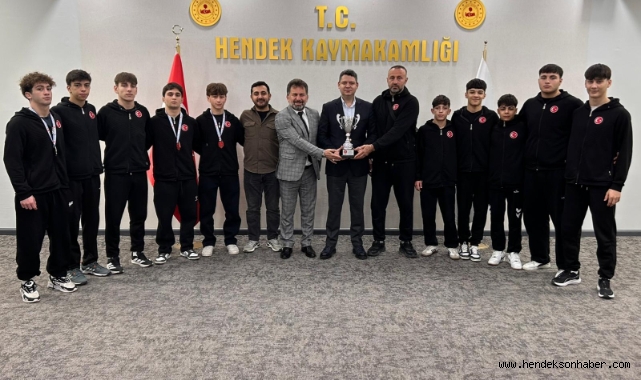 ​Hendek’in Altın Çocukları Kürsüde: Kaymakam Gökpınar’dan Şampiyonlara Tebrik