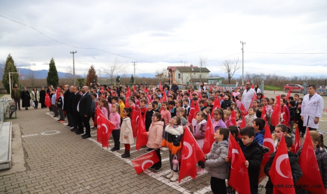 Hendek’te Minik Yürekler Hem Masalla Öğrendi Hem Bayrakla Gururlandı!