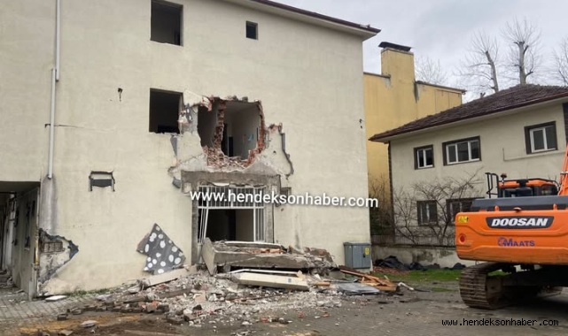 Hendek'te Yarım Asırlık Sağlık Ocağı Tarihe Karışıyor!