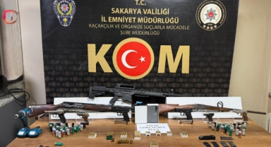 Silah kaçakçılarına operasyon: Suikast silahı ele geçirildi