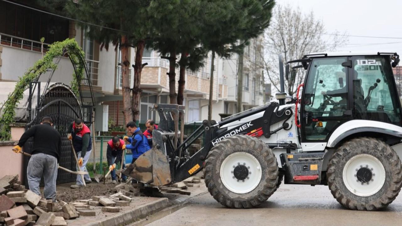 BELEDİYE EKİPLERİ NURİYE VE YENİMAHALLE’DE ÇALIŞMALARINI SÜRDÜRÜYOR