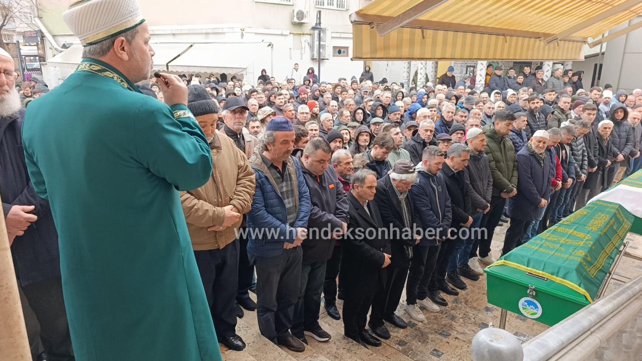Hendek Eski Muhtarını Dualarla Uğurladı