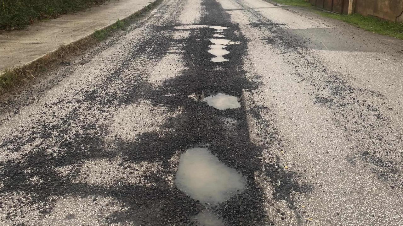 Hendek Uzuncaorman’da Mıcırlar Tehlike Saçıyor