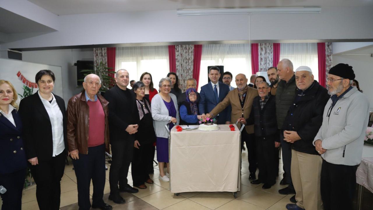 Hendek’te Huzurevi Sakinlerine Anlamlı Ziyaret