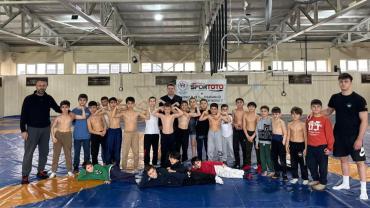 Kaymakam Gökpınar’dan Genç Pehlivanlara Moral Ziyareti!