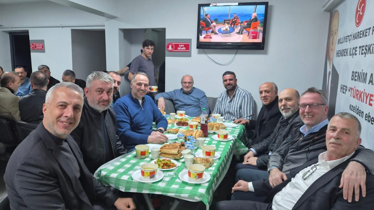 MHP Hendek İlçe Teşkilatı İftarda Buluştu