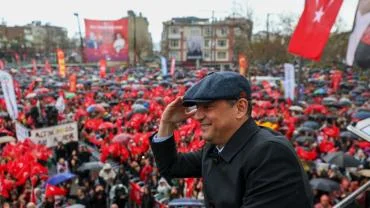 ÖZEL SAKARYA’YA GELİYOR: "TÜRKİYE DEĞİŞİME HAZIR"