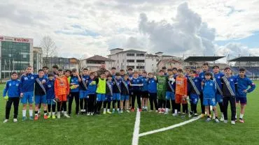 HENDEKSPOR’DA  GELECEĞİN YILDIZLARINA TATLI ZİYARET!