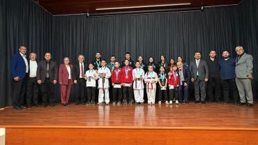HENDEK’TE KARATE ŞÖLENİ: 113 SPORCU TERFİ ETTİ!