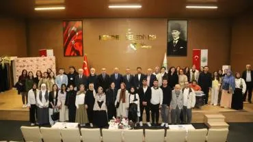 “İYİ İNSAN NASIL YETİŞİR?” KONULU KONFERANS   GERÇEKLEŞTİ