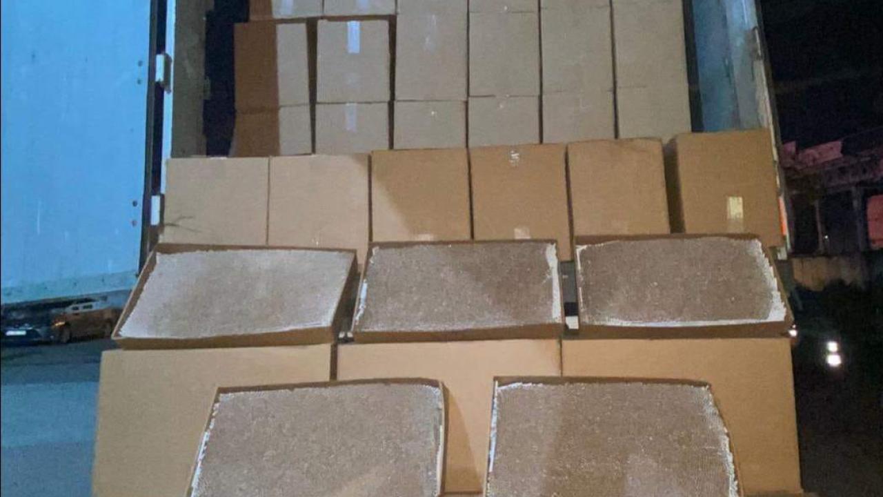 KOM’DAN KAÇIŞ YOK TIR DOLUSU KAÇAKÇILIK !